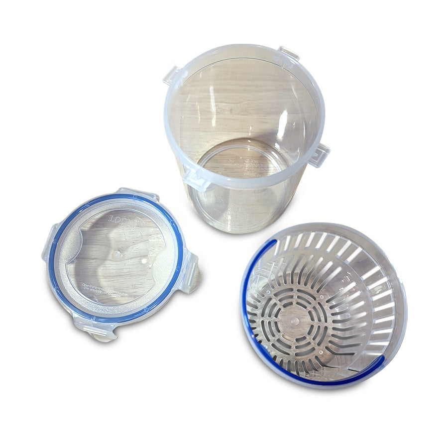 Alcohol wash shaker with strainer and filter