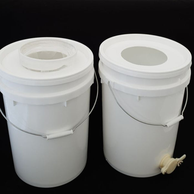 Honey Filter Bag 600mµ Plus 22L Buckets (2) Combo Complete With Australian Honey Gate