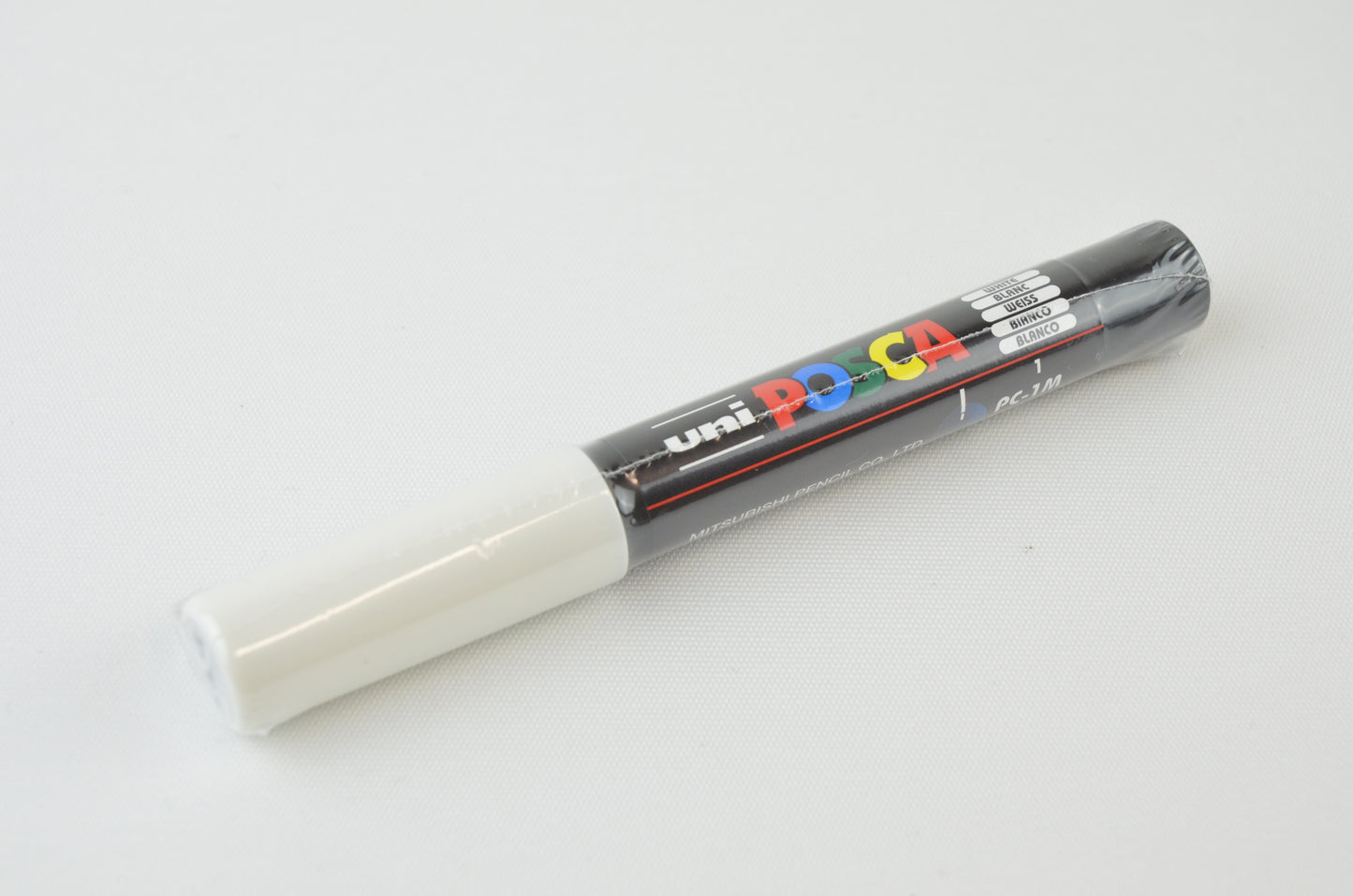 Posca Queen marking pen (white)